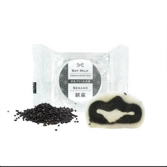 Daifuku mochi soy milk with sesame (豆乳芝麻大福）